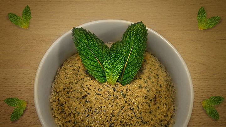Peanut Mint Chutney has the perfect chili peppery garlicky kick and soury sweetness from the tamarind. | secretsofcooking.com